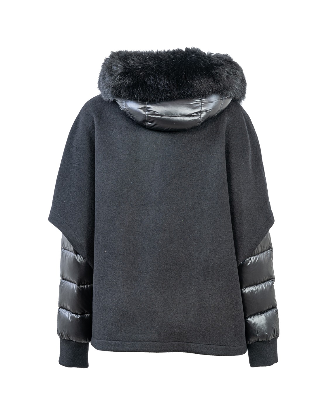 shop MOORER  Giaccone: Moorer cappa corta "Pegaso".
Cappa in lana double misto cachemire con collo in maglia.
Giacca interna staccabile trapuntata in finissima piuma d’oca con maglia tubolare per polsi e cappuccio rifinito con bordo in vera volpe.
Chiusura con zip con doppio cursore.
Composizione tessuto: 90%WO 10%WS.
Made in Italy.. PEGASO 300009-U0001 number 7684556